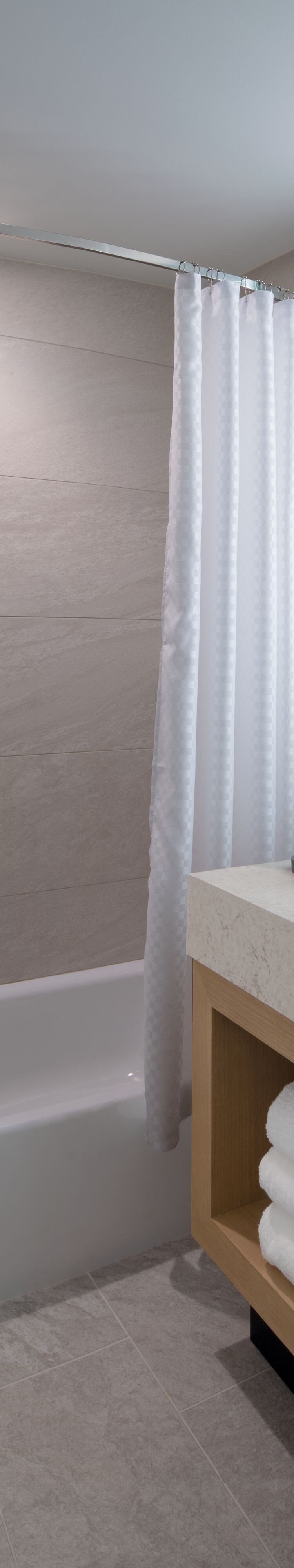 Guest Bathroom - Shower & Bathtub