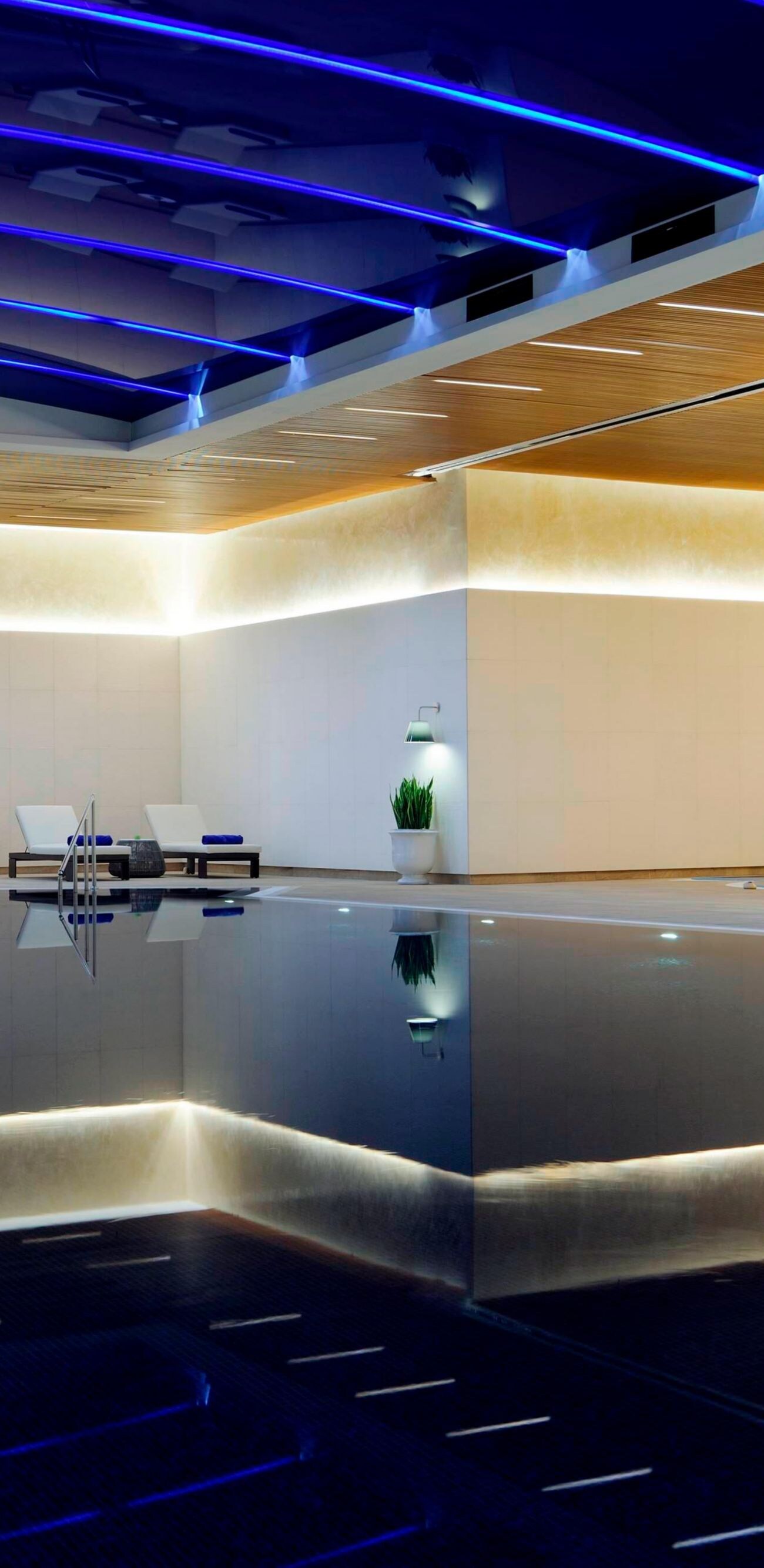Istanbul hotel pool