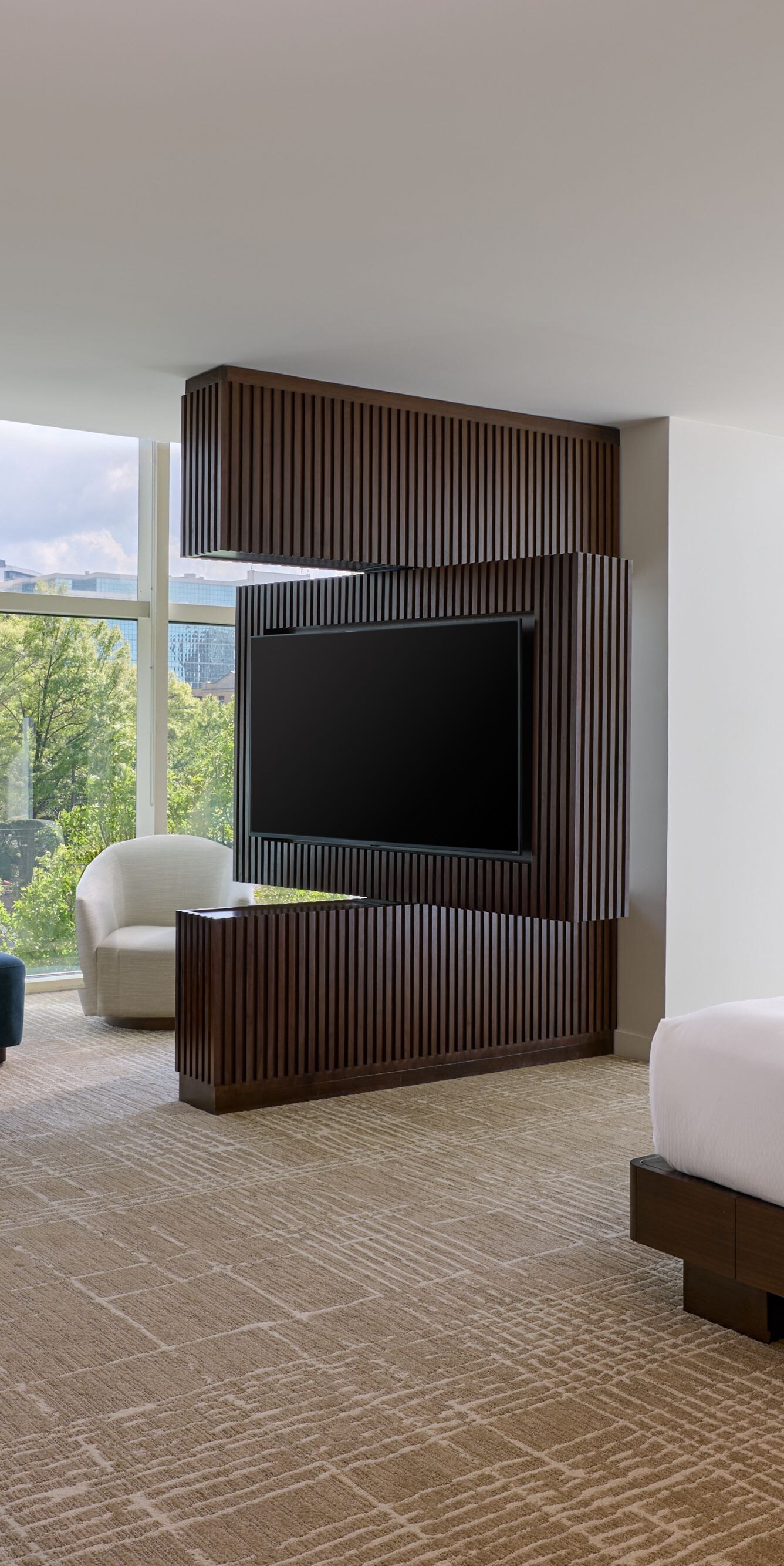 ADA Corner Deluxe King Room with City Views