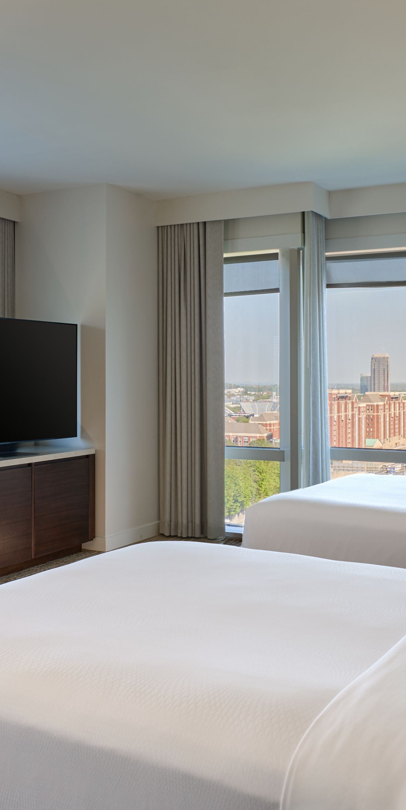Corner Deluxe Double Queen Room with City Views