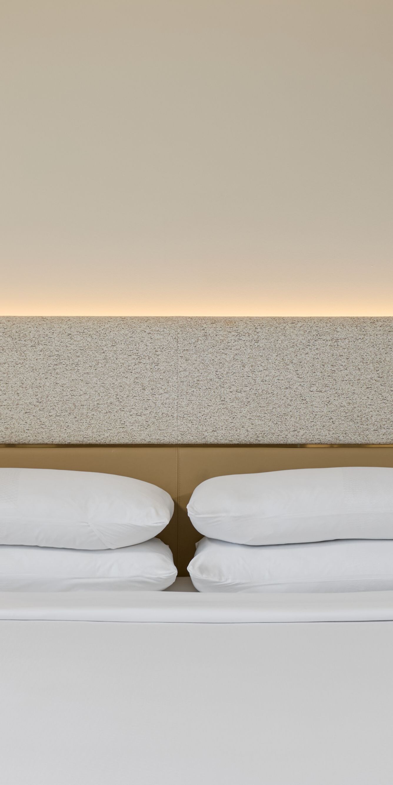 King Deluxe Guest Room Bed Details