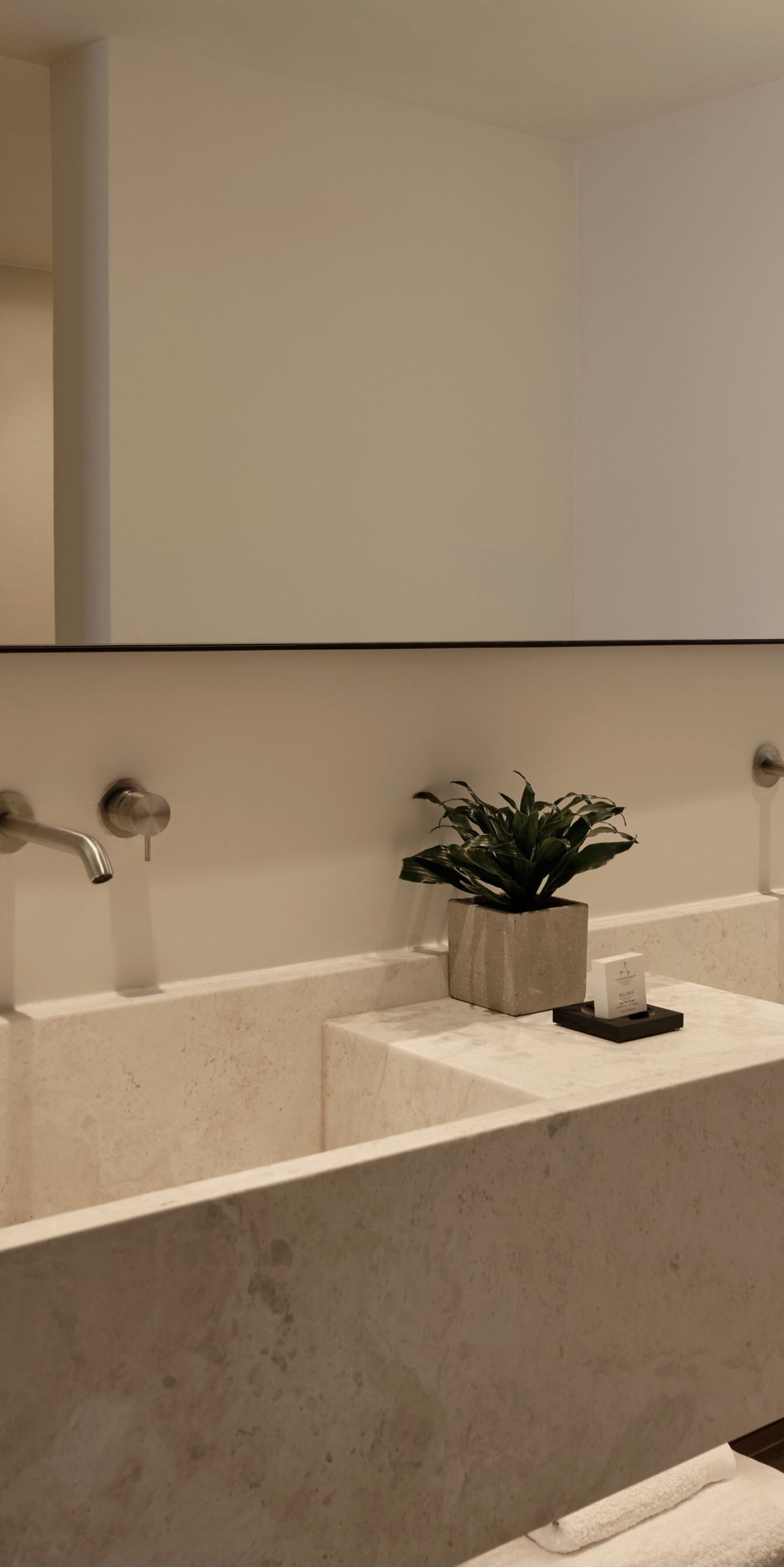 Executive_Suite_Bathroom