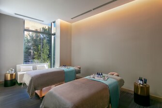 The Spa couples room with 2 beds
