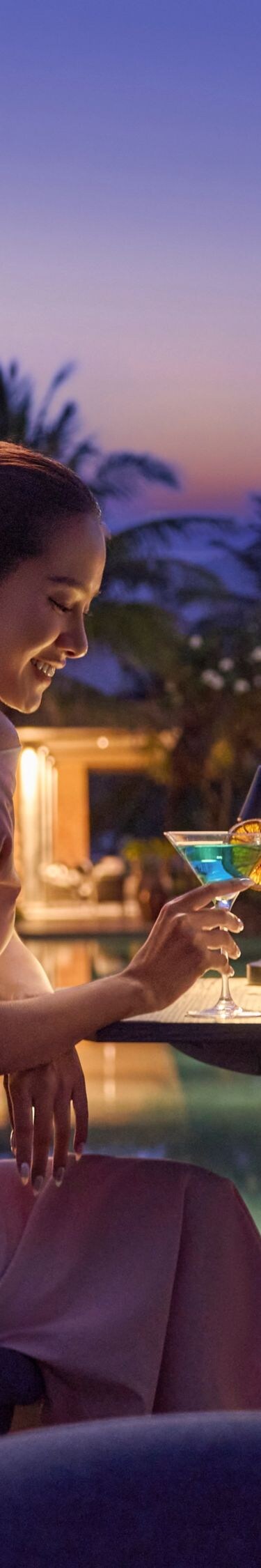 Ocean Bar vào buổi tối