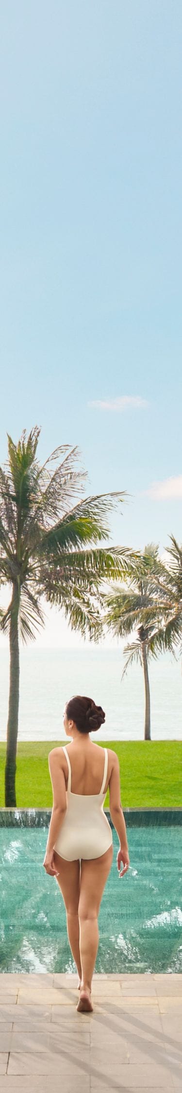 Hồ bơi vô cực bên bãi biển