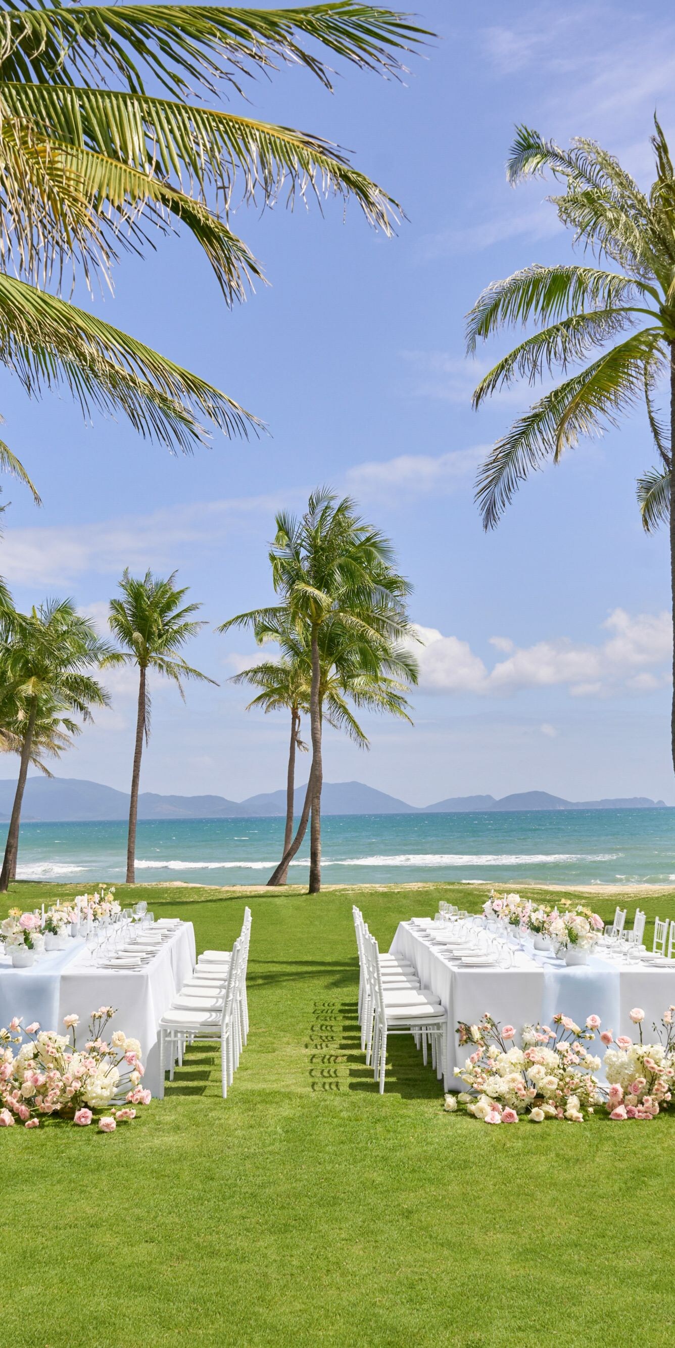 Địa điểm tổ chức tiệc cưới bãi cỏ bãi biển tại khu nghỉ dưỡng sang trọng