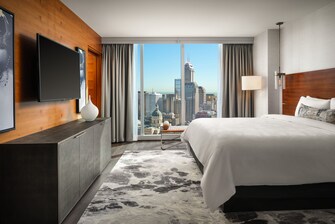 Presidential suite room, bed, city view