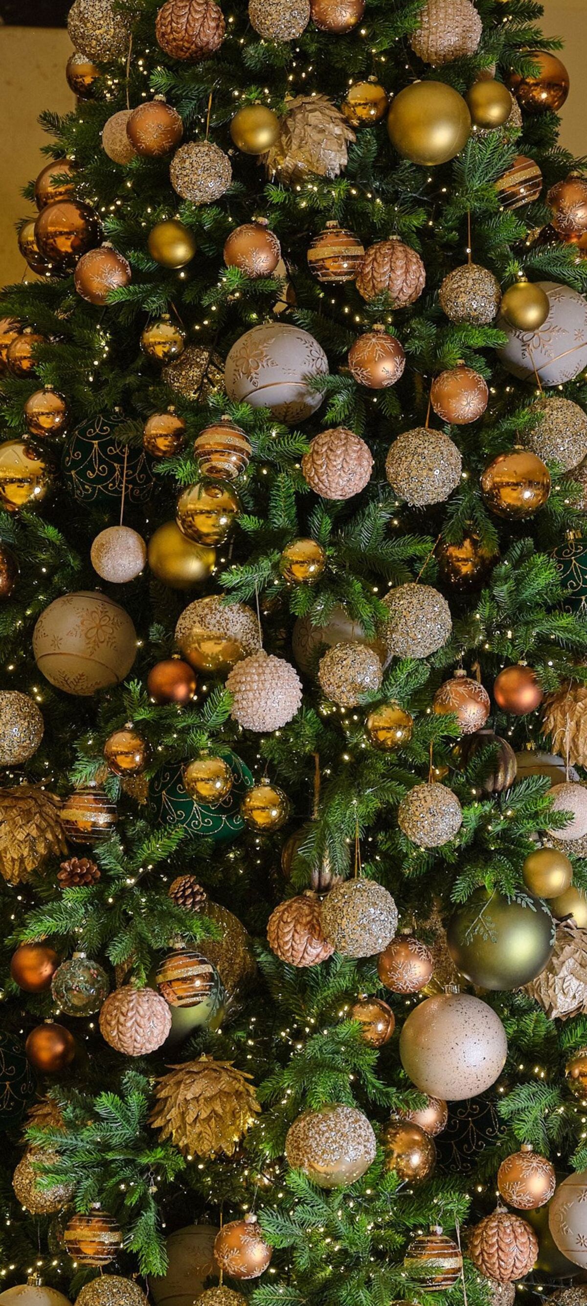 Christmas tree in the hotel lobby.