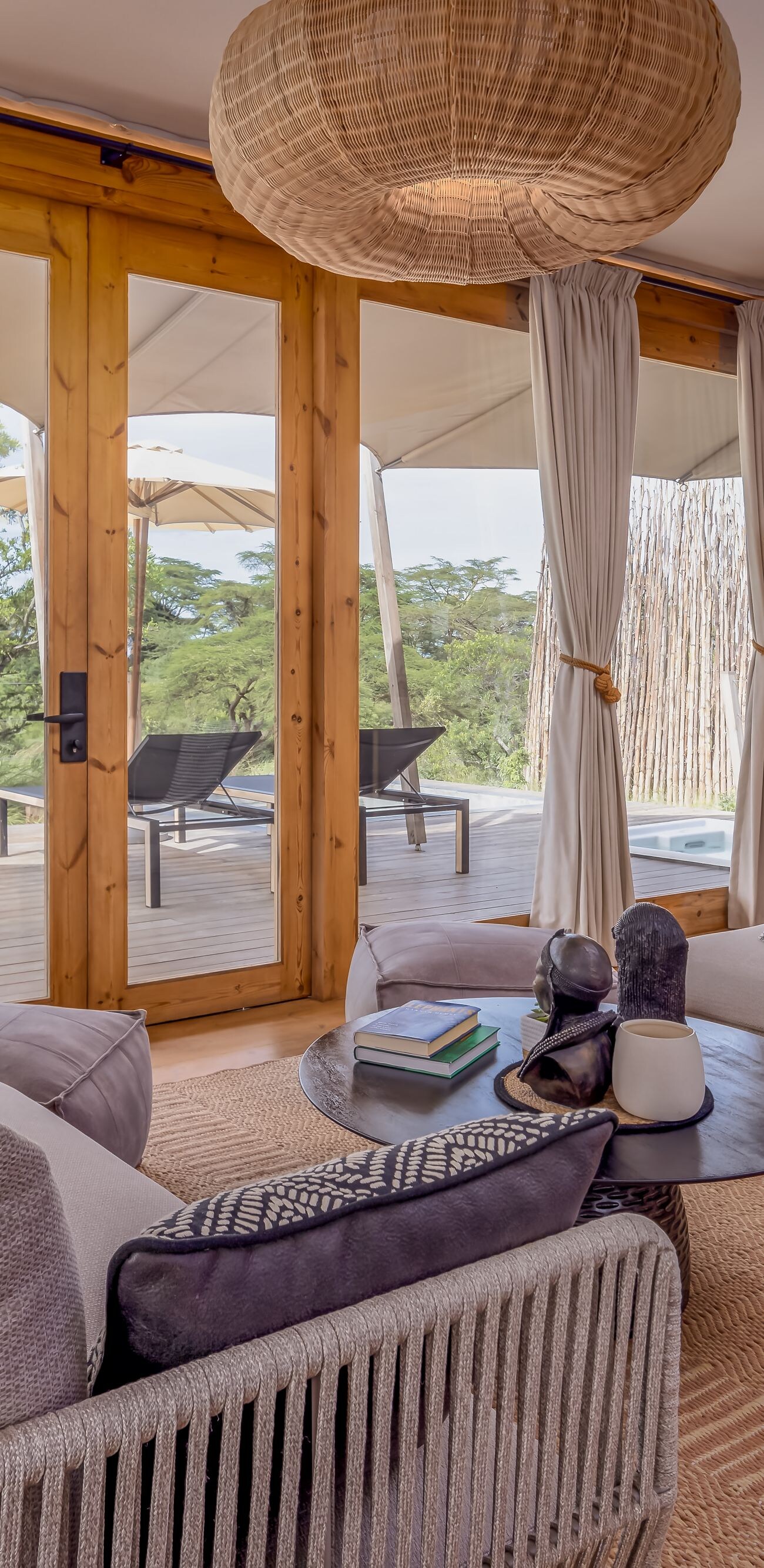 Honeymoon Lounge