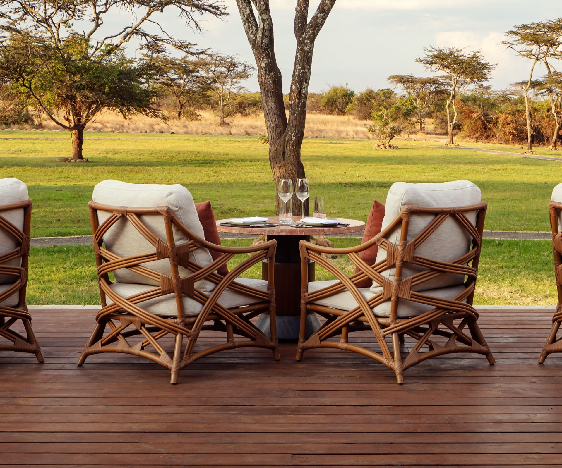 Luxury safari camp restayrant outdoor deck