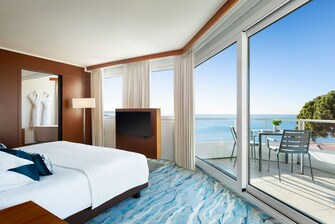 Suite Luxueuse en front de mer avec balcon