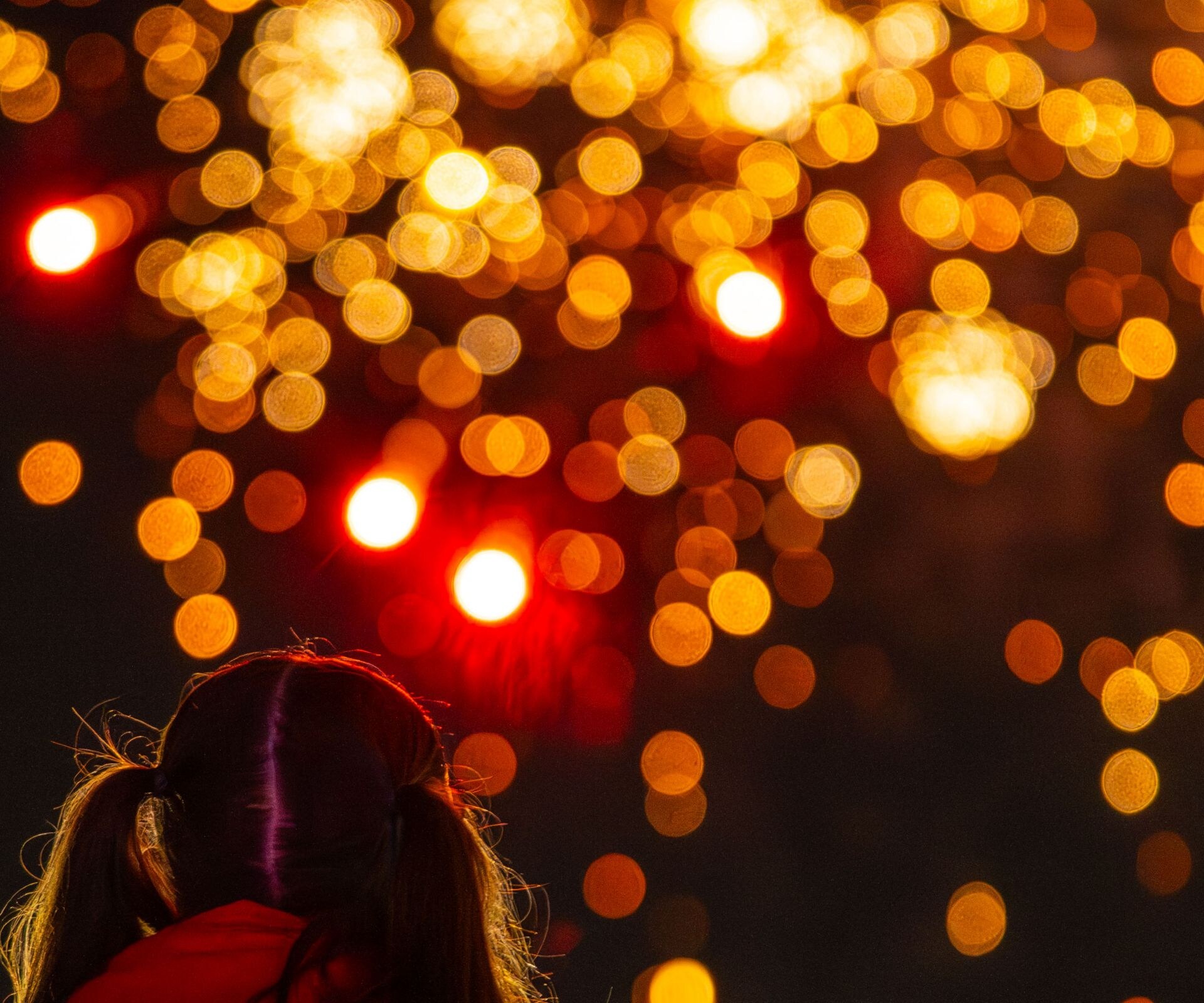 Holiday lighting décor 