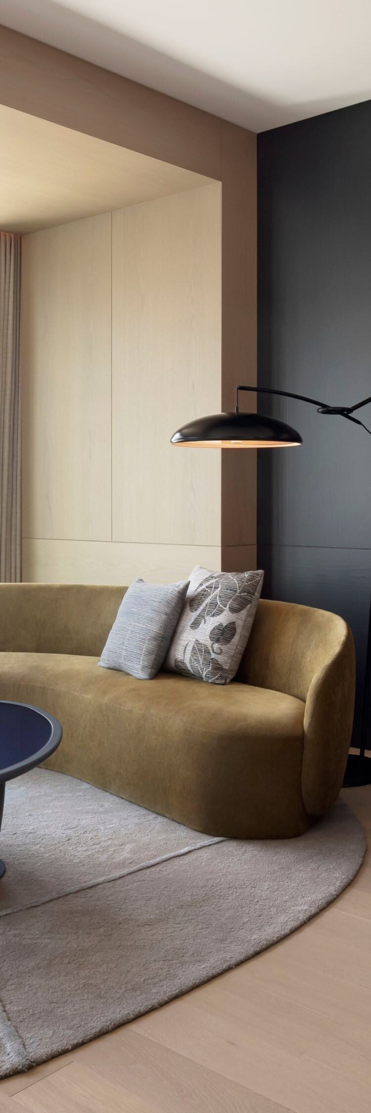 Suite living area with city skyline view