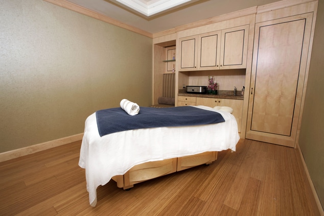 treatment room, spa massage