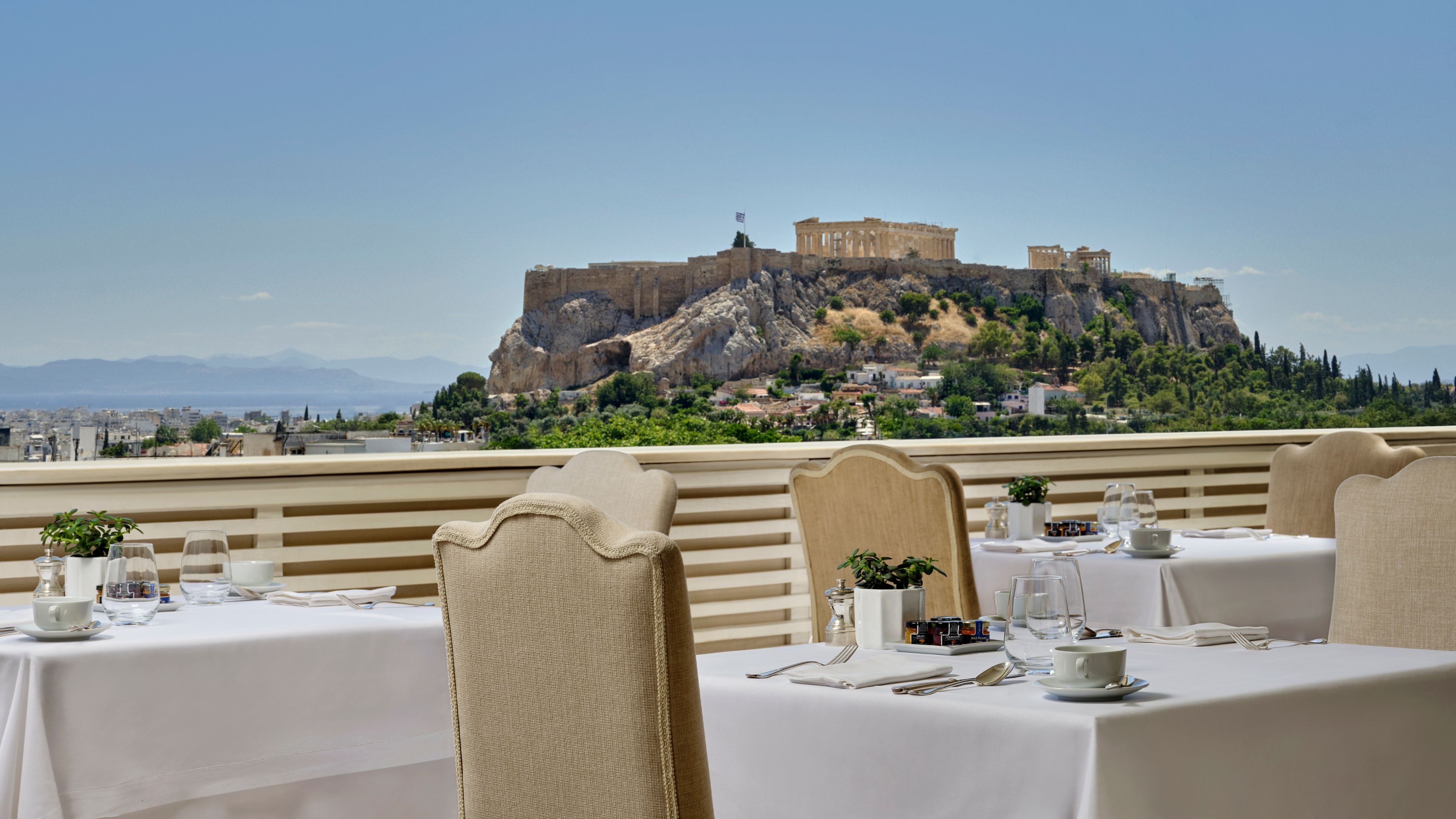 Gold Elite Exclusive Offer: 10,000 Bonus Points & Breakfast with Acropolis View
