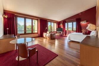 Wide view of the Riscal Suite