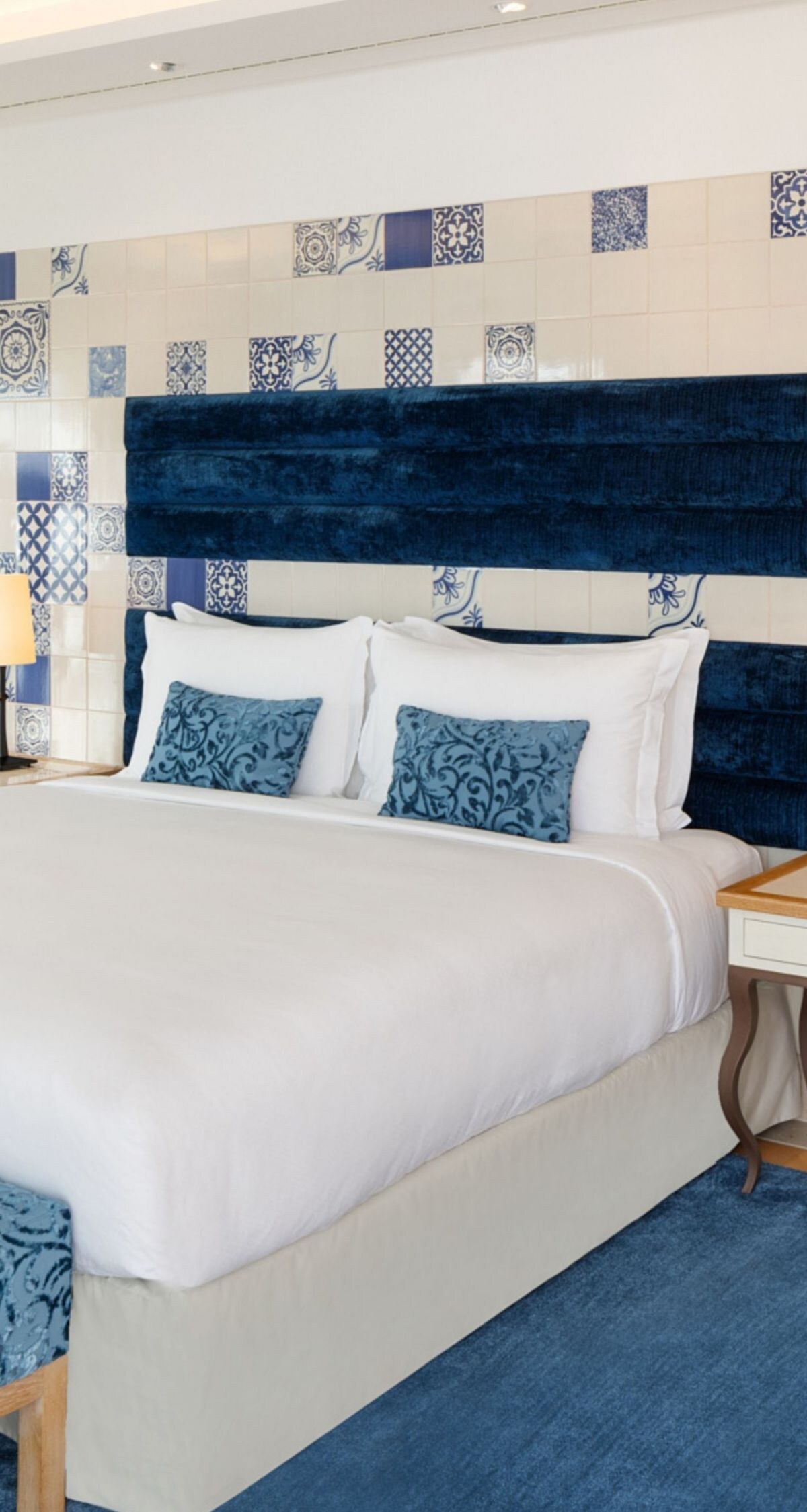 guest bedroom, queen bed 