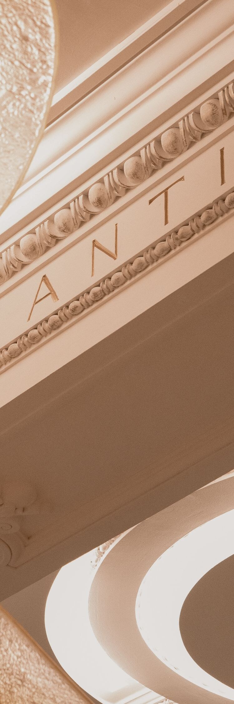 Lustre du hall