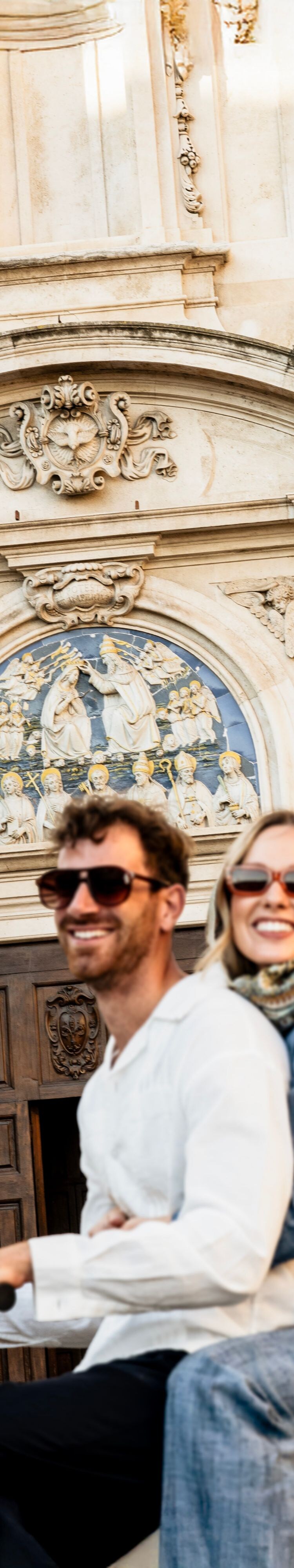 vespa avec modèles couple piazza chiesa ognissanti 