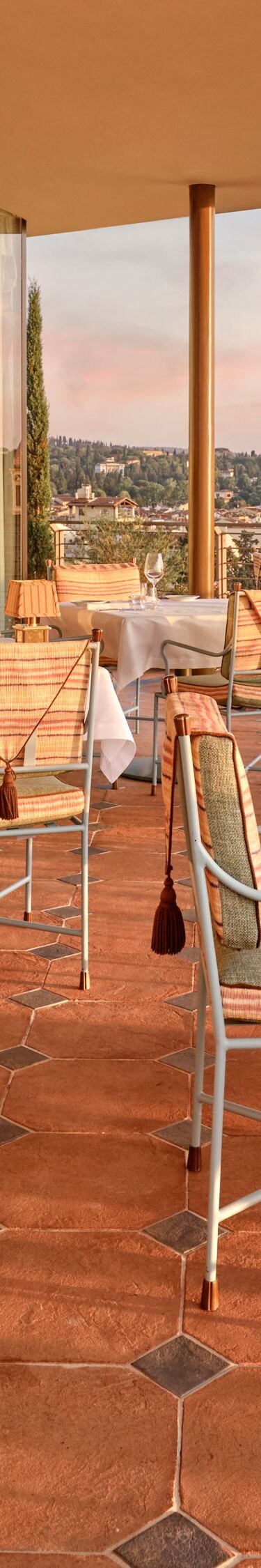 terrasse avec coucher de soleil