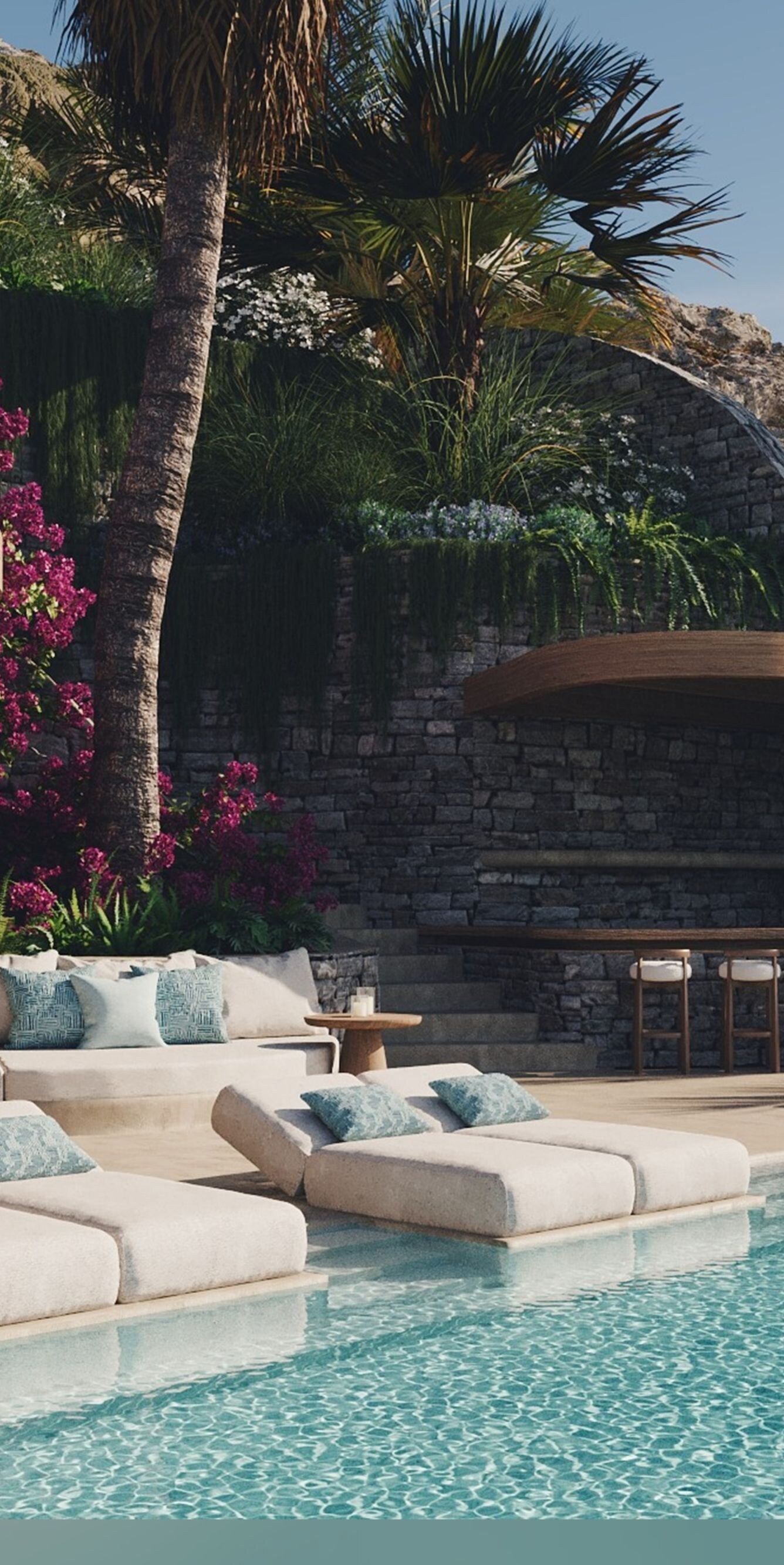 piscina privada con sillas reclinables y palmeras