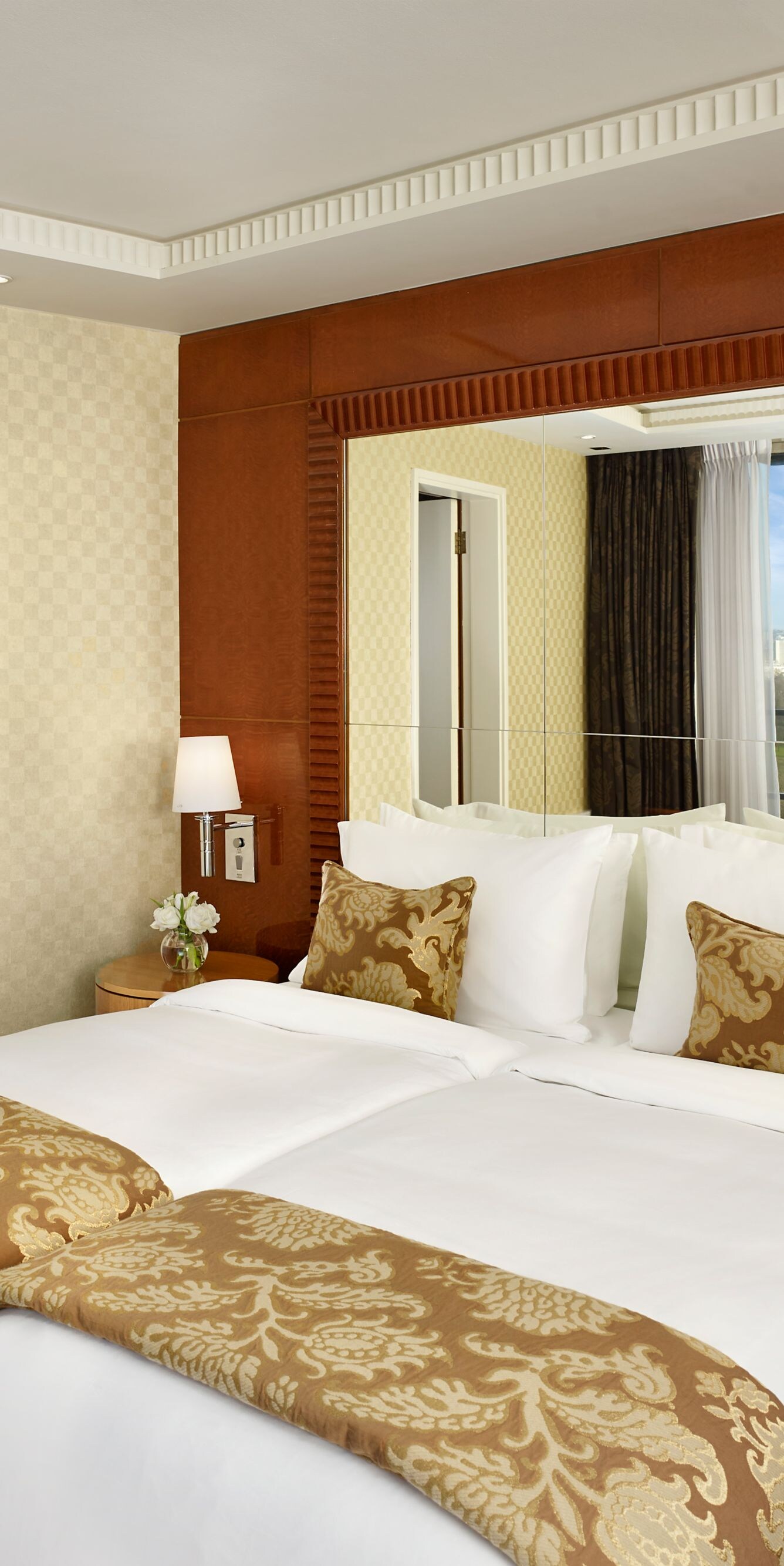 Second bedroom in the Hyde Park Suite