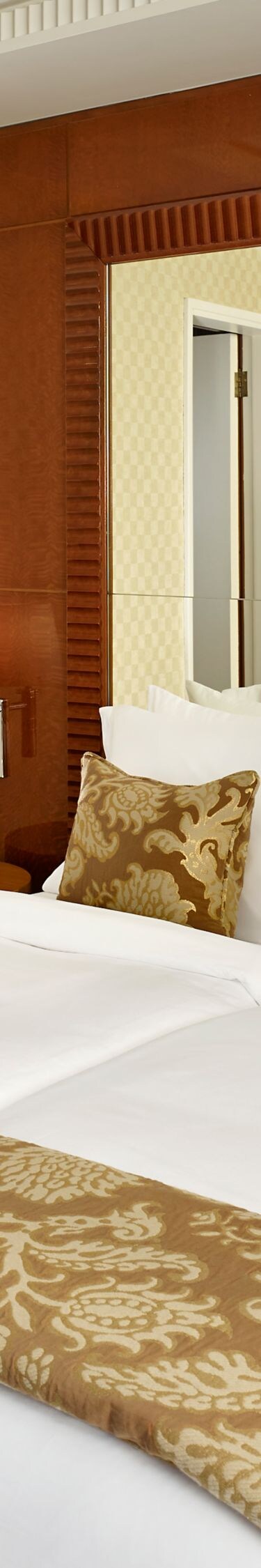 Second bedroom in the Hyde Park Suite