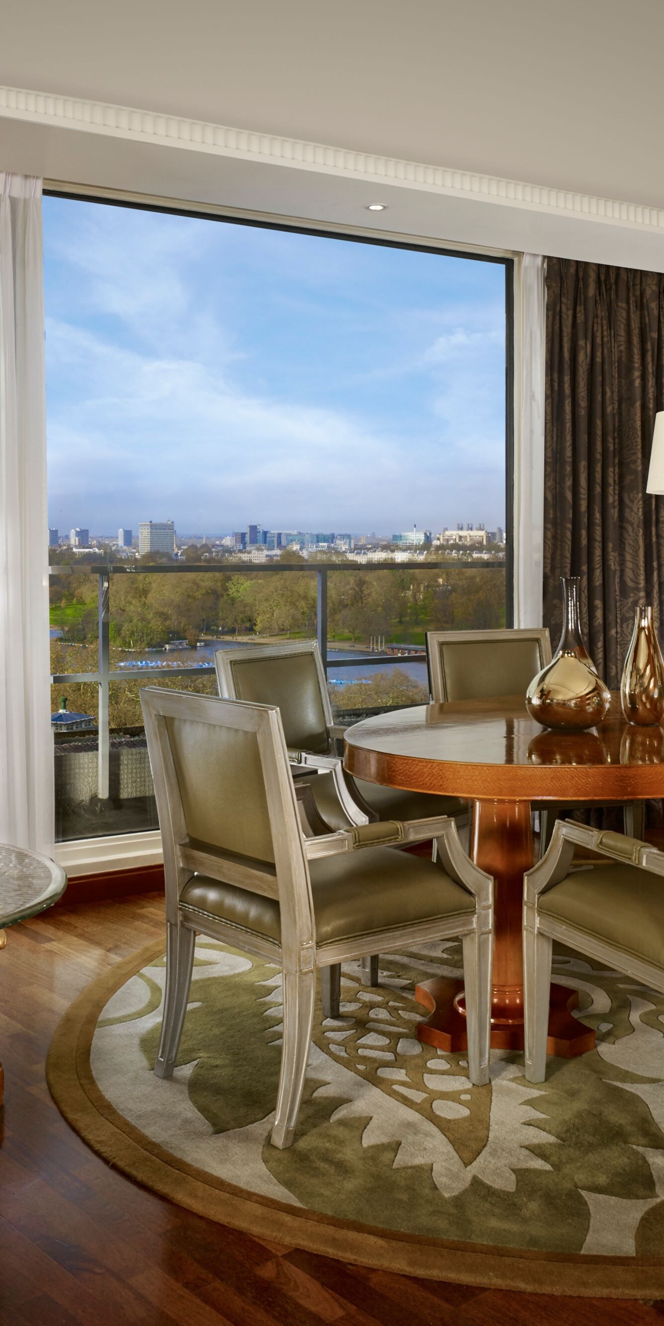 Dining area in the Kensington Suite