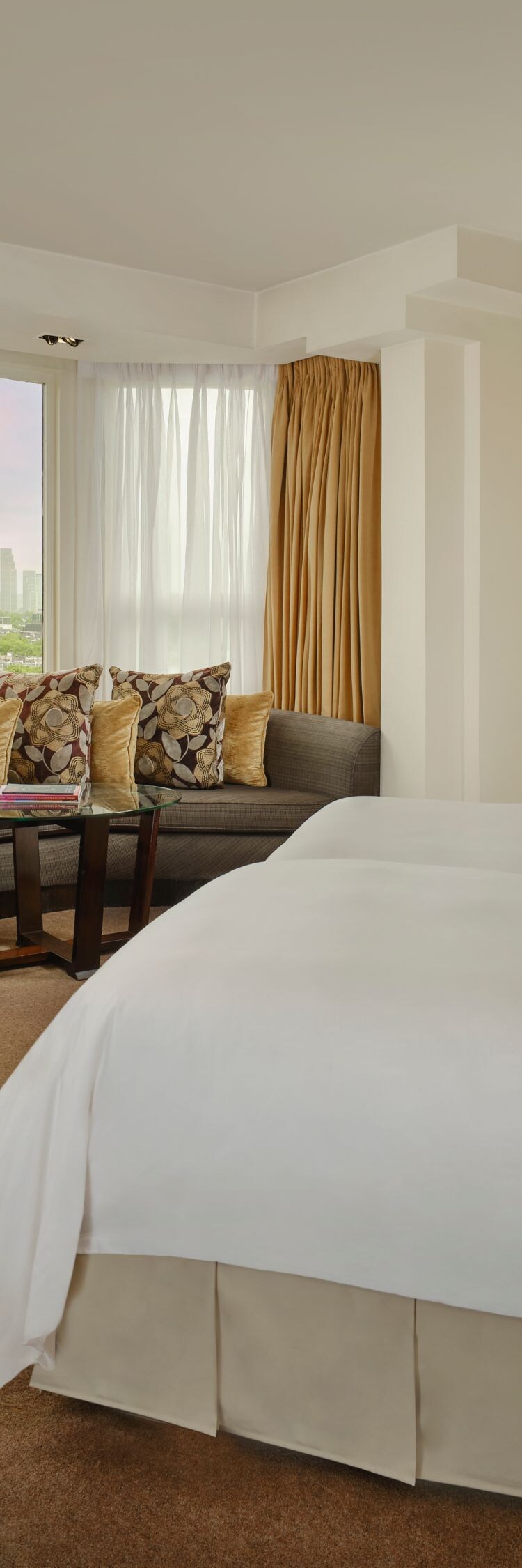 Luxury Room with twin beds and London Views