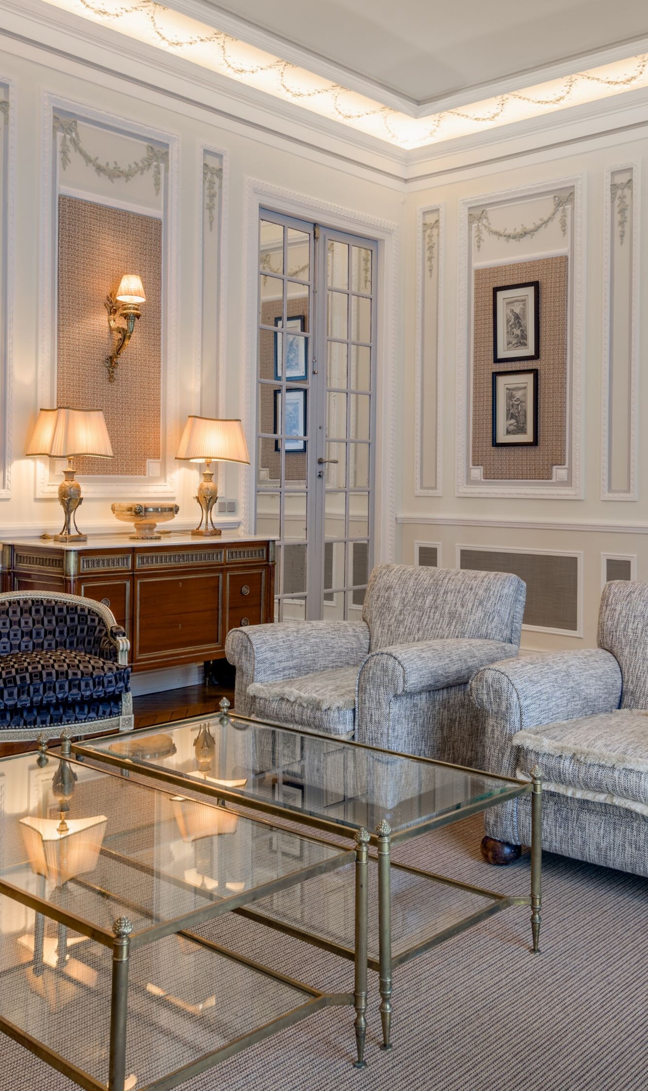 Almagro Suite Living Room