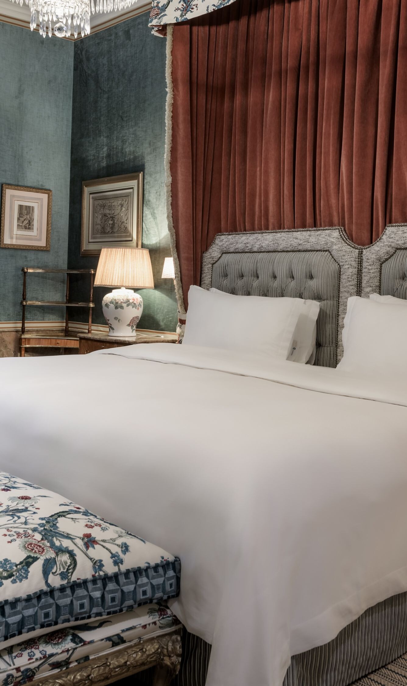 Royal Suite, Luxury hotel, luxury rooms in Madrid