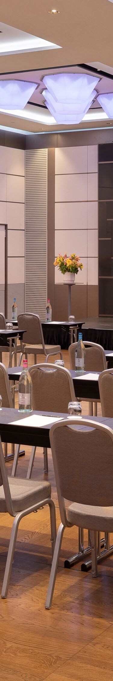 Sala Scala - Allestimento a banchi di scuola