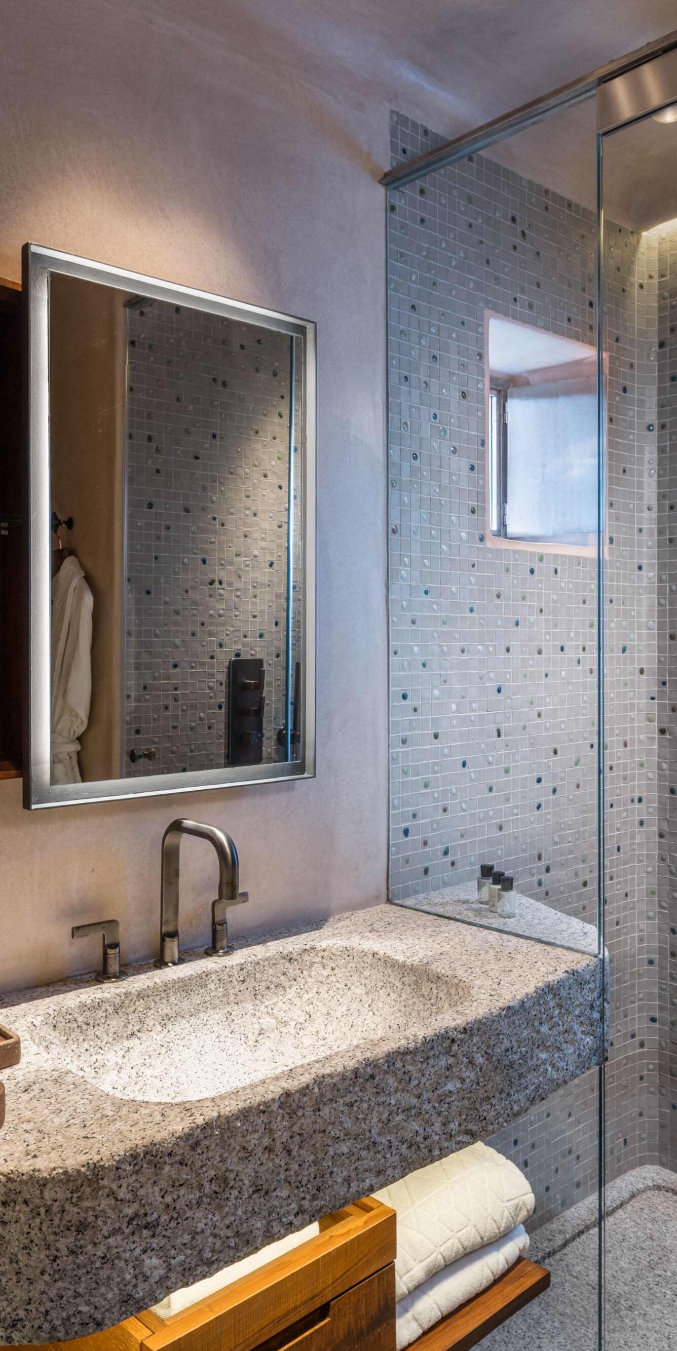 Island Deluxe Room with rainfall shower