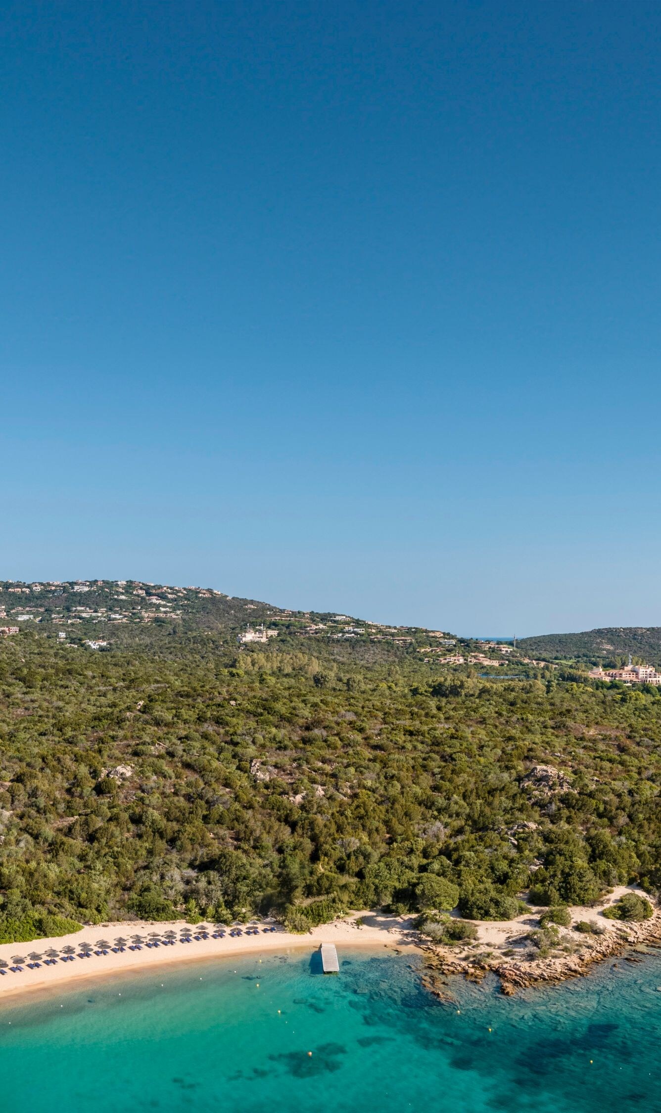 Veduta aerea della spiaggia privata dell'hotel