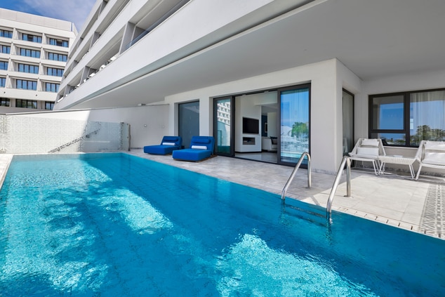 Lifestyle Suite with private pool