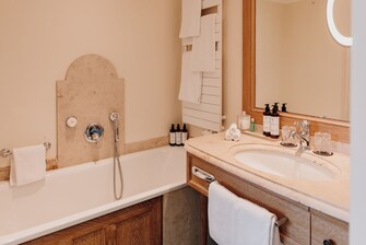 Deluxe double room with bathroom