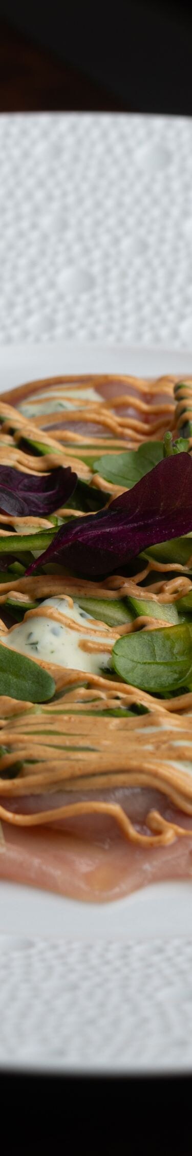 Carpaccio vom Kalb mit Zucchini und Seeigel
