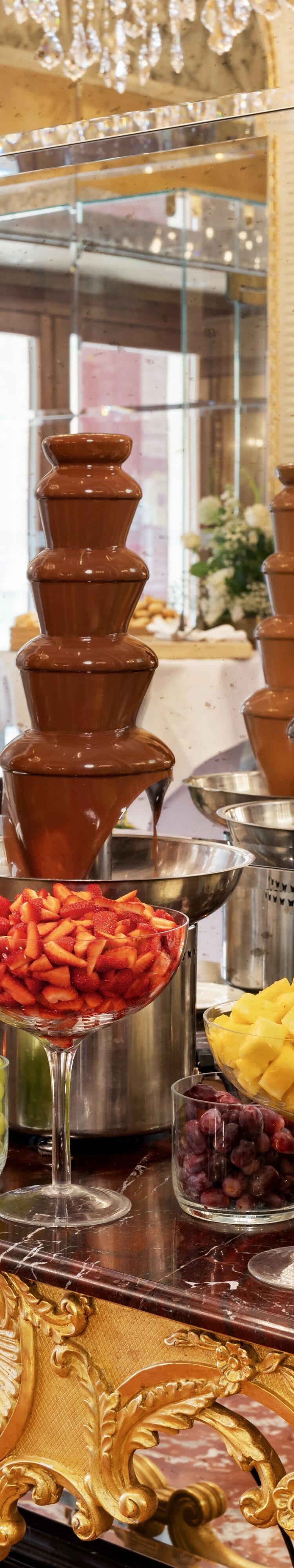 Brunch con champán en los salones para eventos del Hotel Imperial