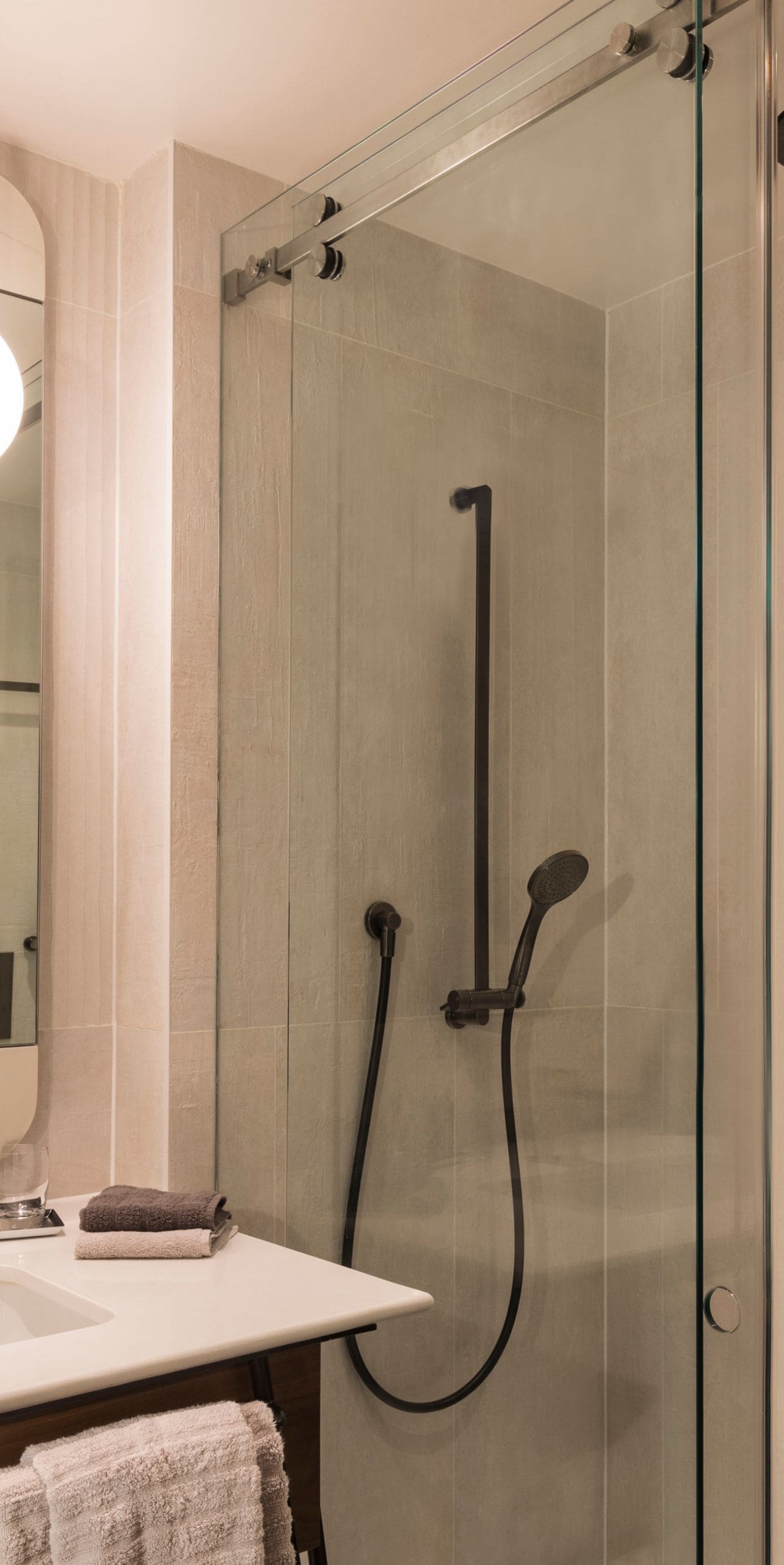 Modest Queen Bathroom