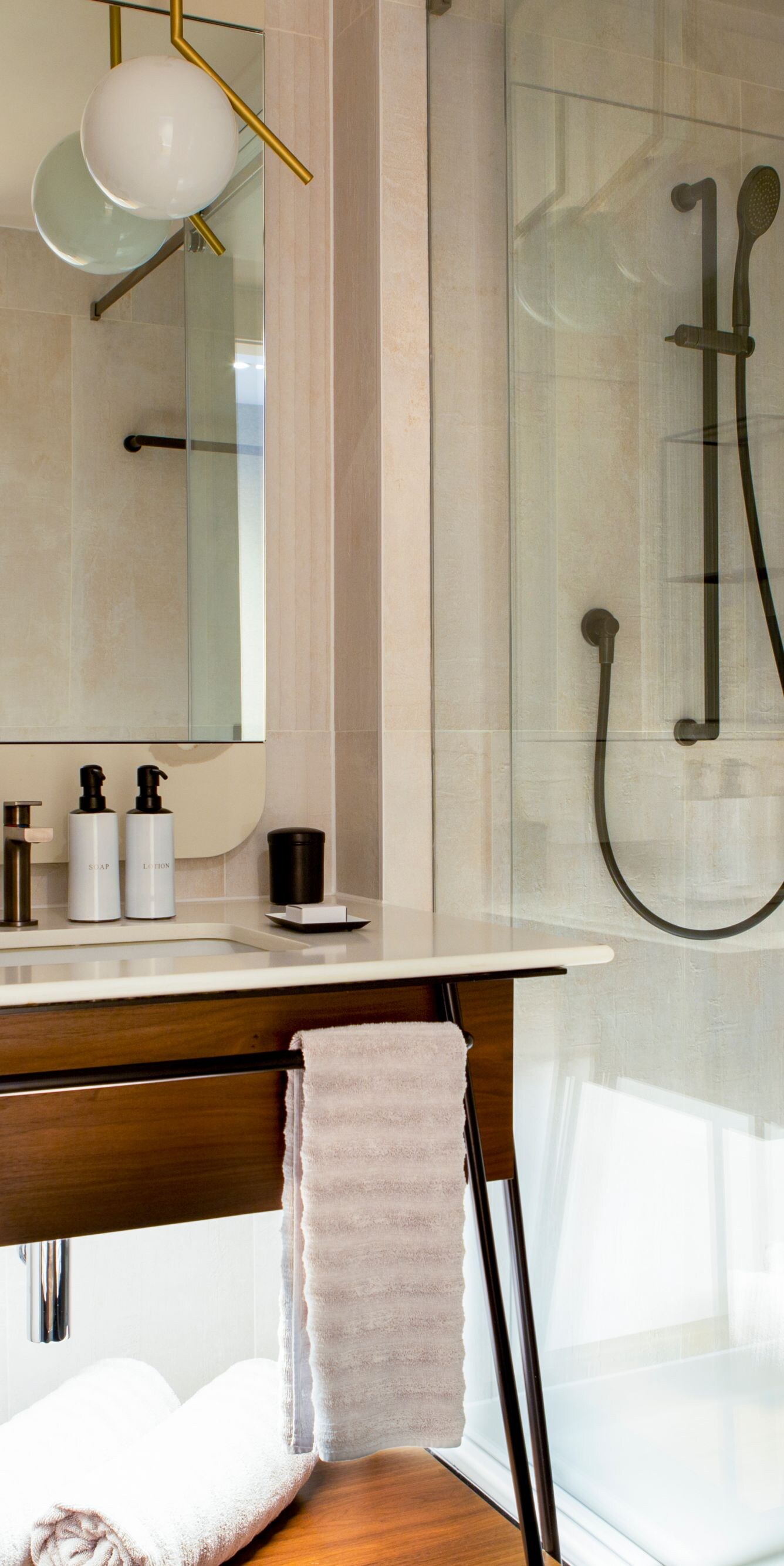 Modest Collection Guest Room - Bathroom