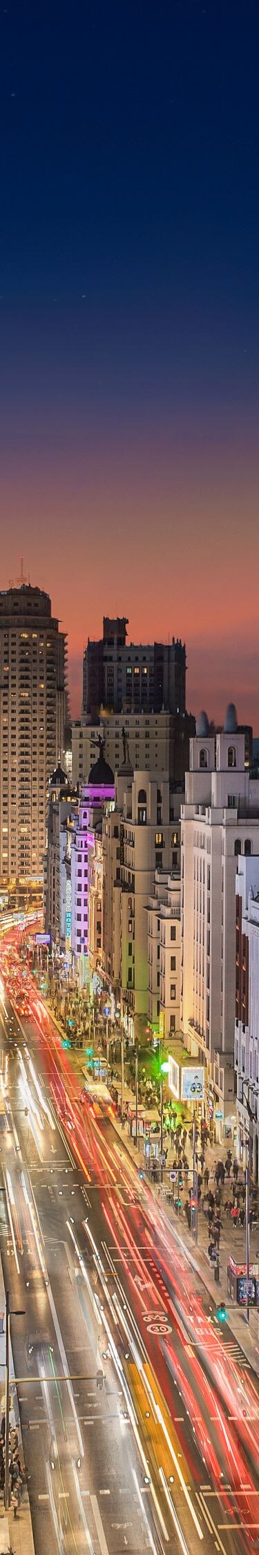 Vista nocturna de la Gran Vía