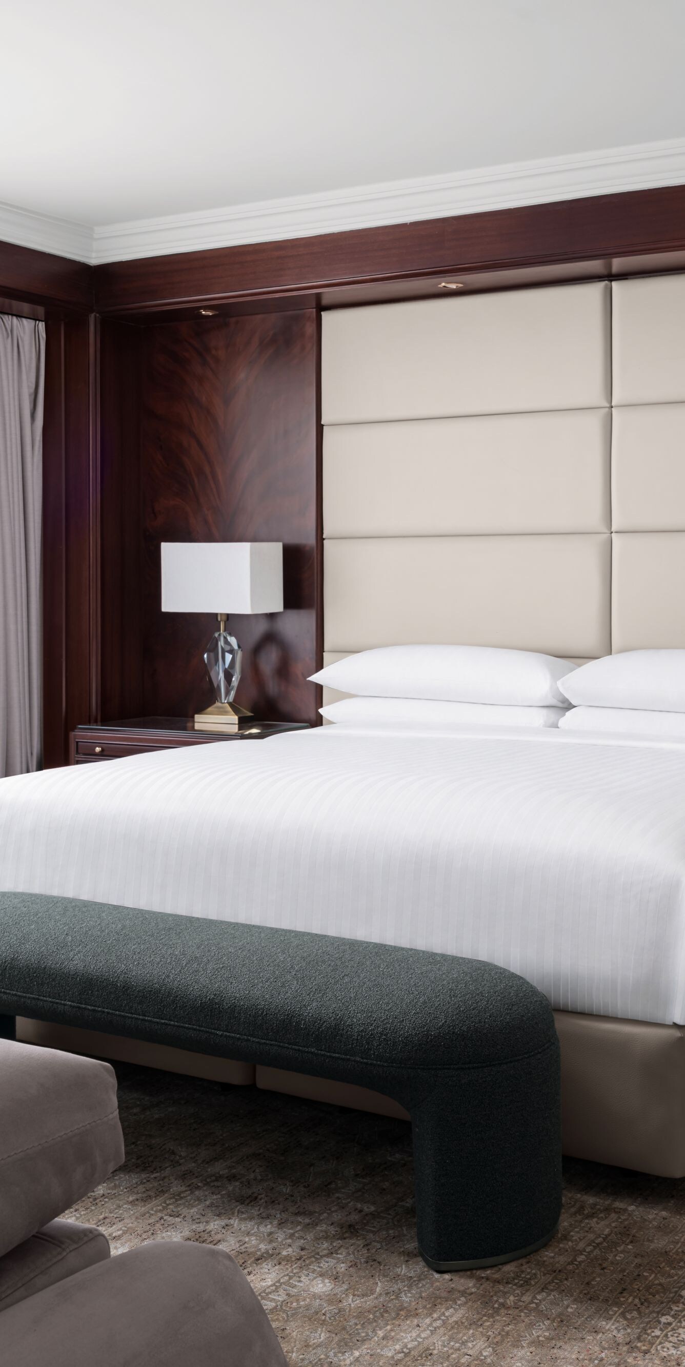 Royal suite, king bed