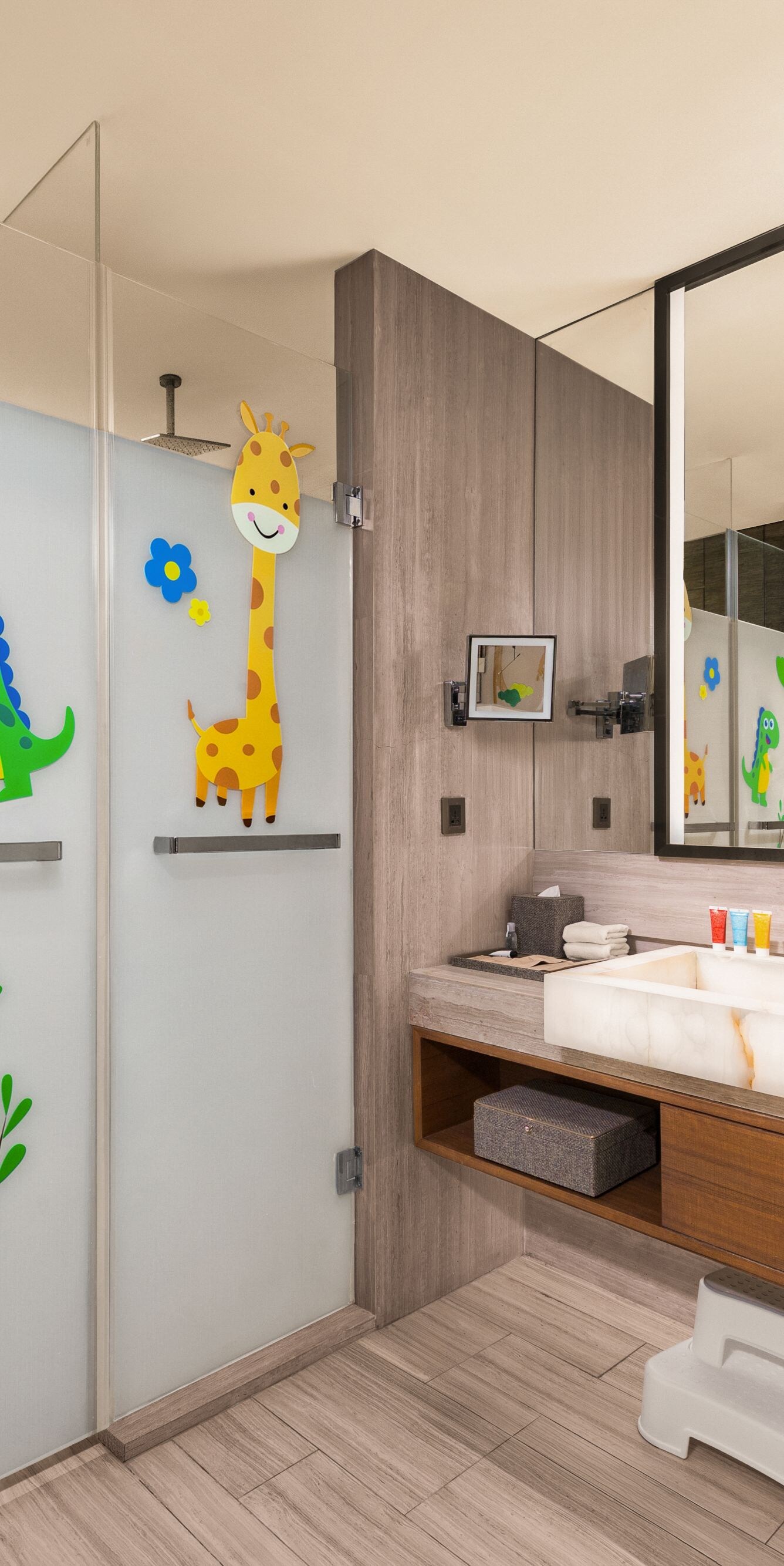 Family guestroom bathroom