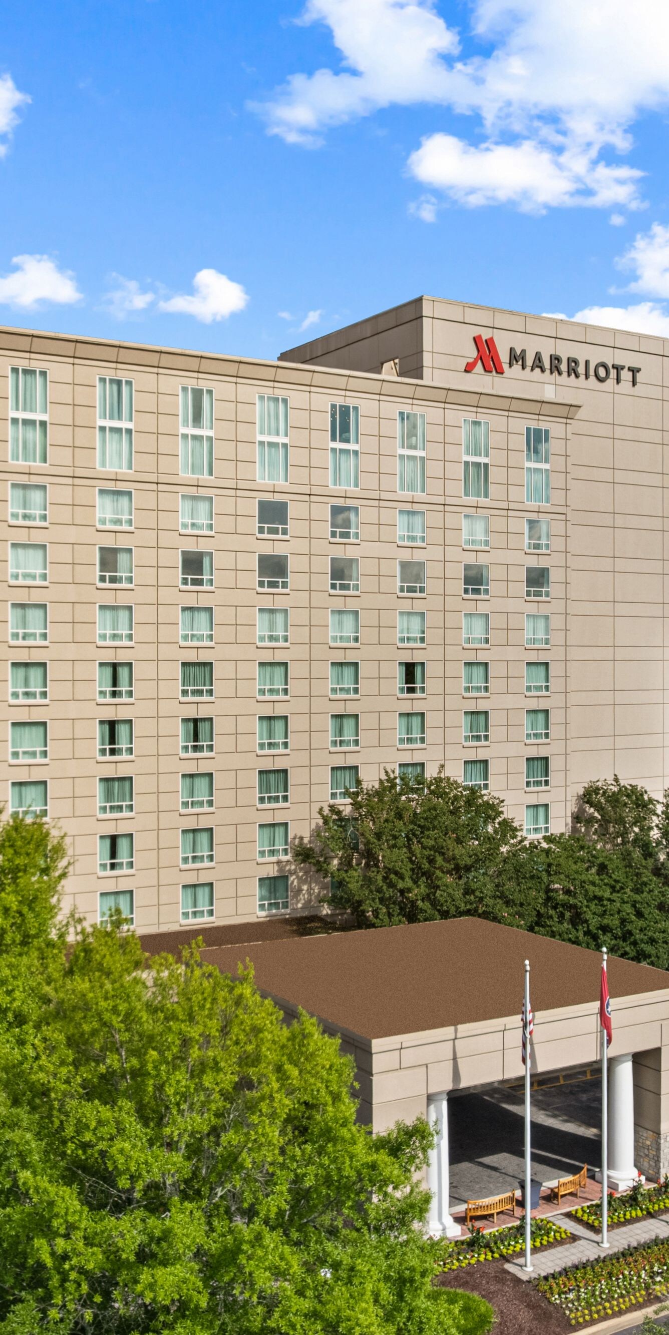 hotel with porte cochère entrance 