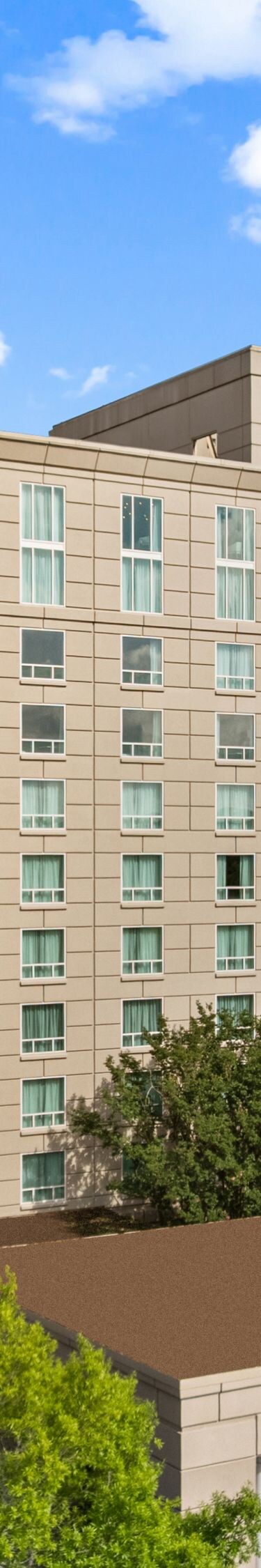 hotel with porte cochère entrance 