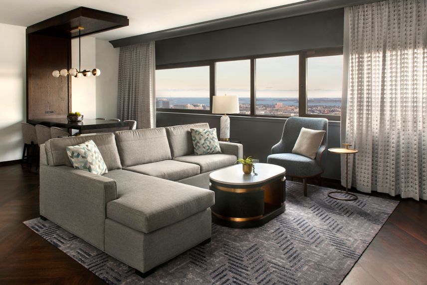 Executive Suite – Living Room 