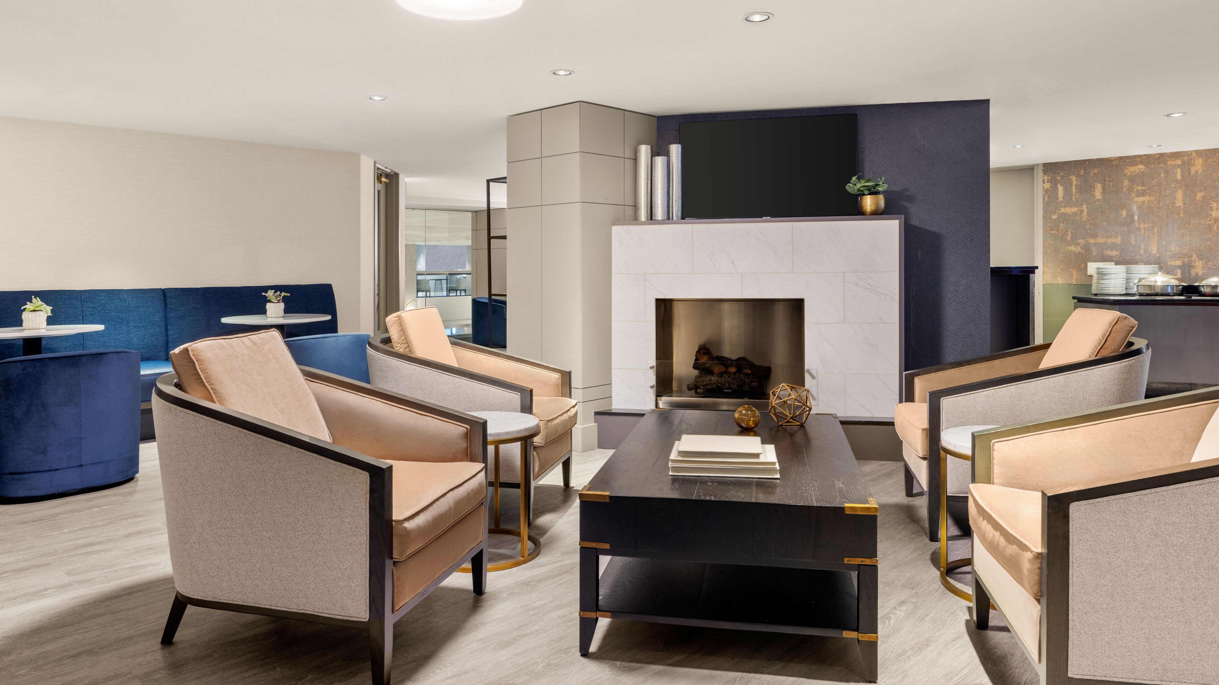 Club Lounge Access