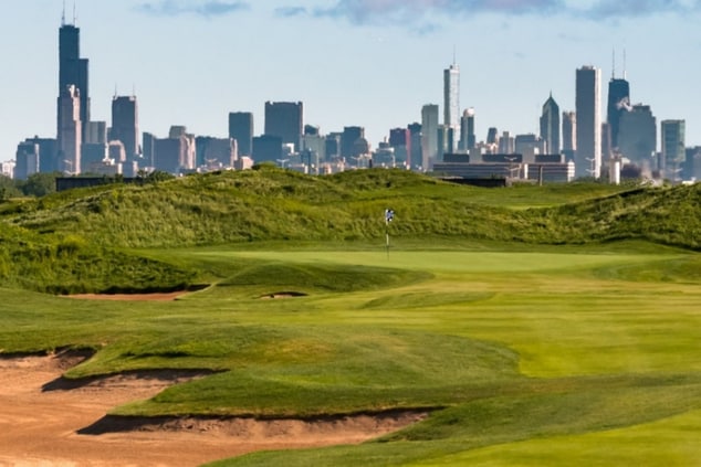 golf course with chicago skyline