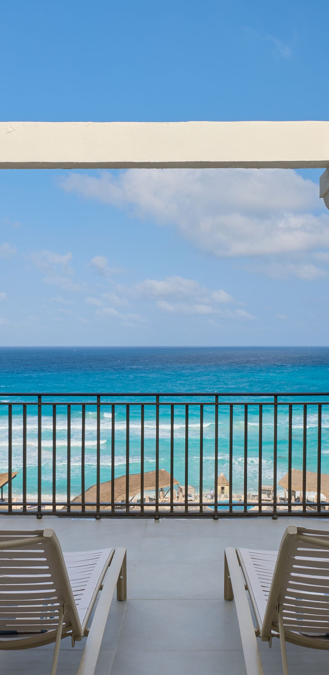 Balcony, ocean view, lounge chairs
