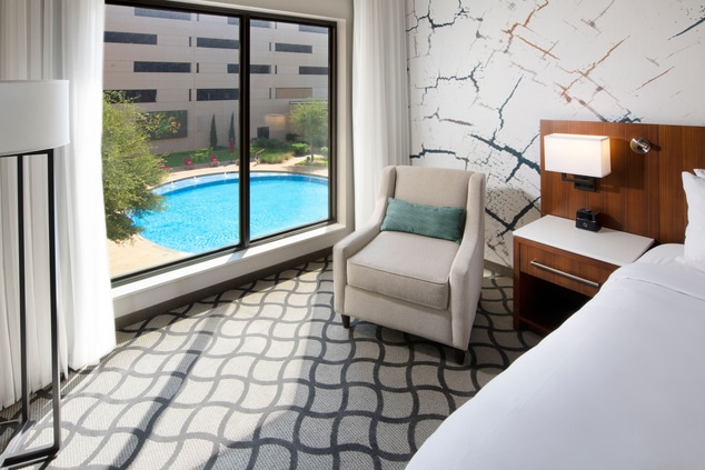 luxury hotel rooms in dallas